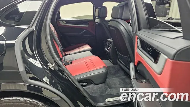 Porsche Cayenne 2025 thumb 10