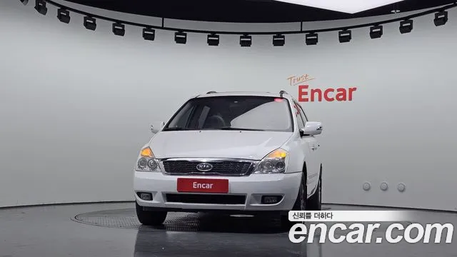 Kia Carnival 2012 thumb 3