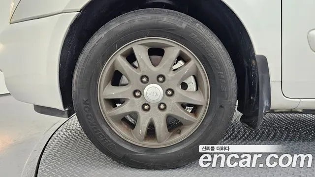 Kia Carnival 2012 thumb 5