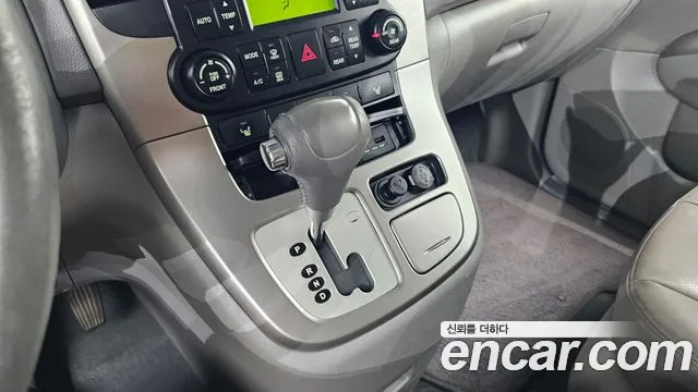 Kia Carnival 2012 thumb 9