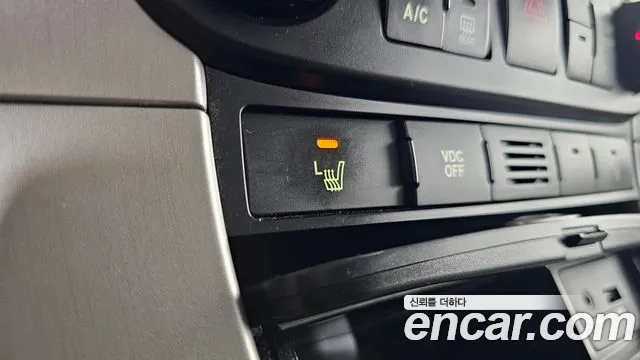 Kia Carnival 2012 thumb 12