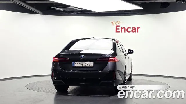 BMW 5 серии 2024 thumb 4