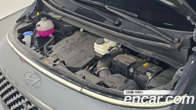 Hyundai Staria 2024 thumb 6