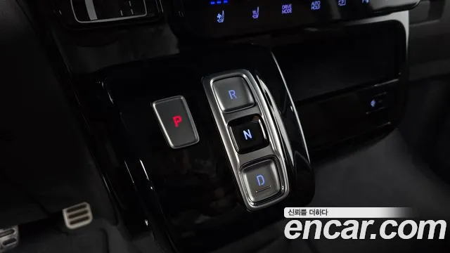 Hyundai Staria 2024 thumb 9