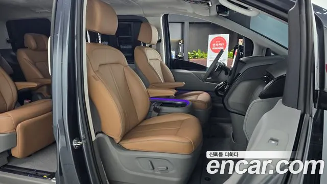 Hyundai Staria 2024 thumb 10