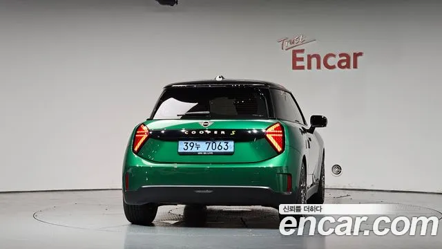 Mini Hatch 2024 thumb 3