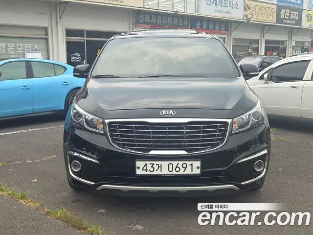 Kia Carnival 2015 thumb 3
