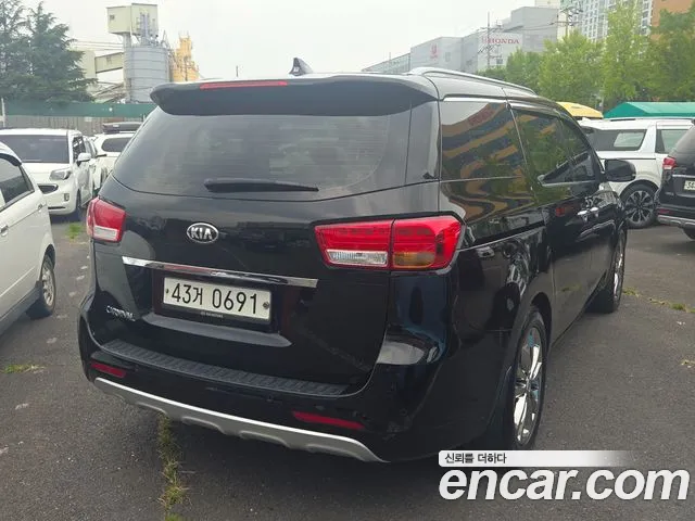 Kia Carnival 2015 thumb 5