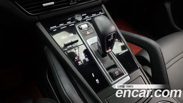 Porsche Cayenne 2021 thumb 9