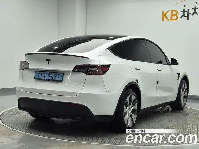 Tesla Model Y 2021 thumb 3