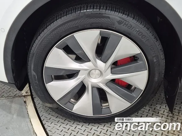 Tesla Model Y 2021 thumb 5