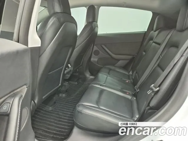 Tesla Model Y 2021 thumb 10