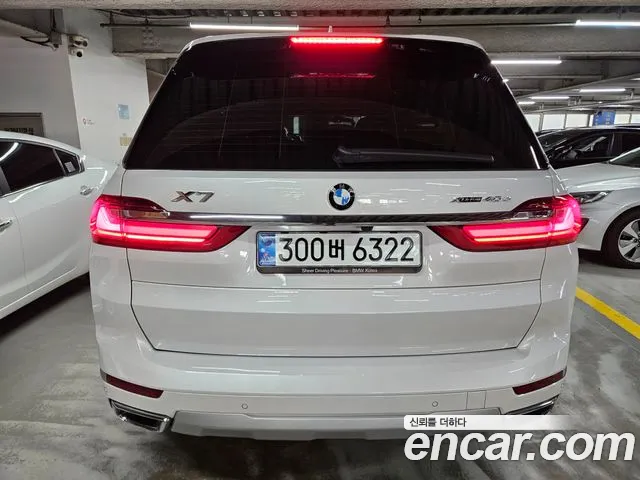 BMW X7 2021 thumb 4