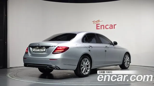 Mercedes-Benz E-Класс 2016 thumb 2
