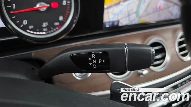 Mercedes-Benz E-Класс 2016 thumb 9