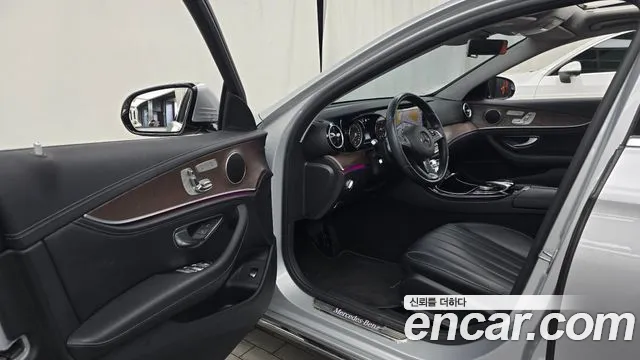Mercedes-Benz E-Класс 2016 thumb 10