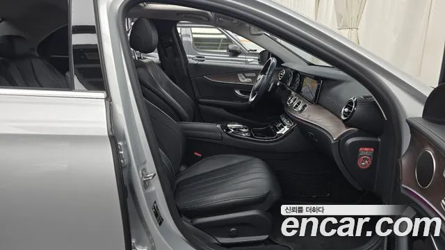 Mercedes-Benz E-Класс 2016 thumb 11