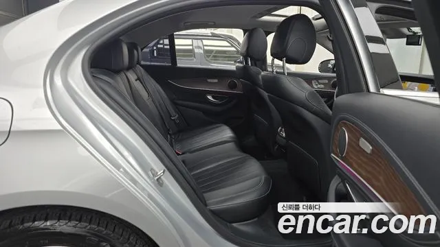 Mercedes-Benz E-Класс 2016 thumb 12
