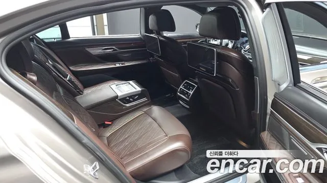 BMW 7 серии 2021 thumb 12