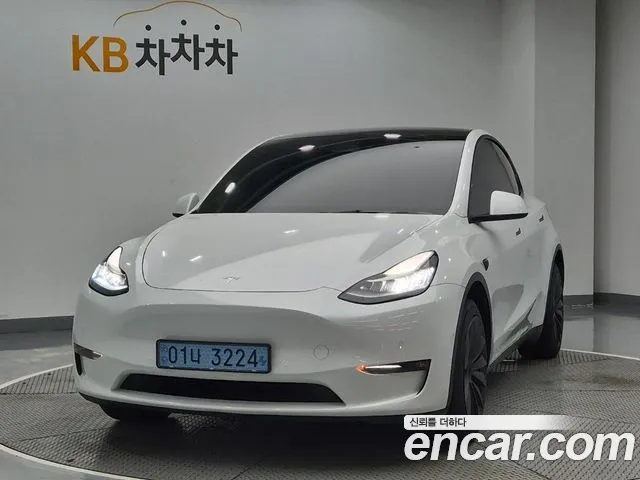 Tesla Model Y 2021 thumb 2