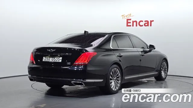 Genesis G90 2016 thumb 2