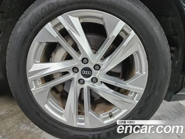 Audi Q7 2022 thumb 5