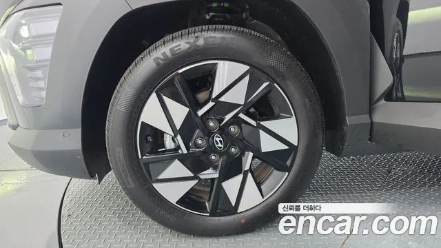 Hyundai Kona 2025 thumb 5