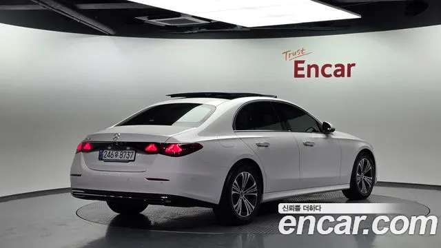 Mercedes-Benz E-Класс 2024 thumb 2