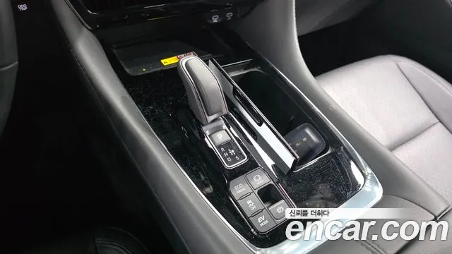 Toyota Alphard 2024 thumb 9
