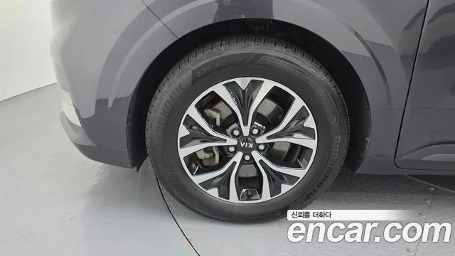 Kia Carnival 2021 thumb 5