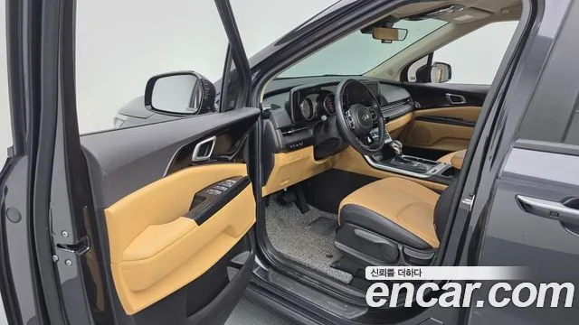 Kia Carnival 2021 thumb 10