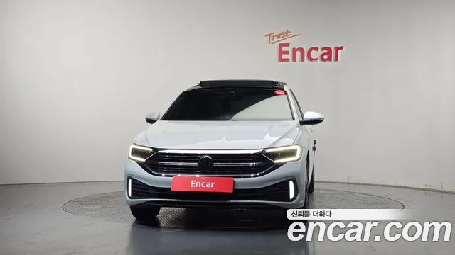 Volkswagen Jetta 2024 thumb 3