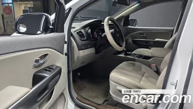 Kia Carnival 2018 thumb 10