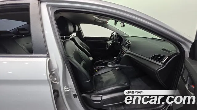 Hyundai Avante 2016 thumb 10