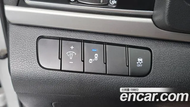 Hyundai Avante 2016 thumb 12
