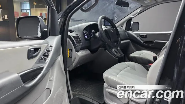Hyundai Starex 2021 thumb 10
