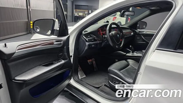 BMW X6 2012 thumb 10