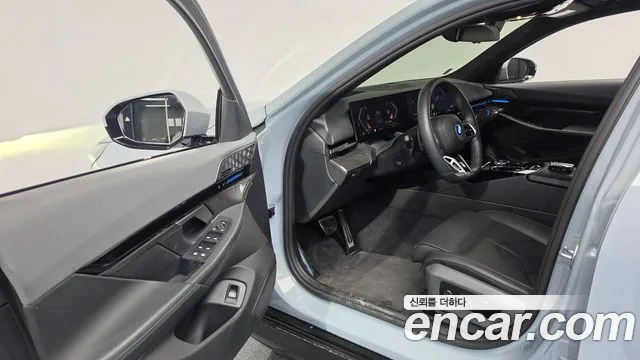 BMW 5 серии 2024 thumb 10