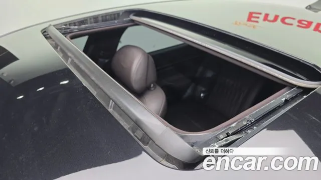 Genesis G90 2021 thumb 12