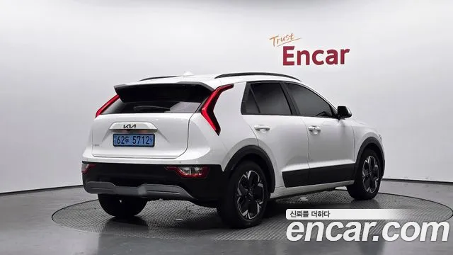Kia Niro 2022 thumb 2