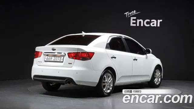 Kia Carens 2011 thumb 2