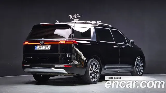Kia Carnival 2021 thumb 2