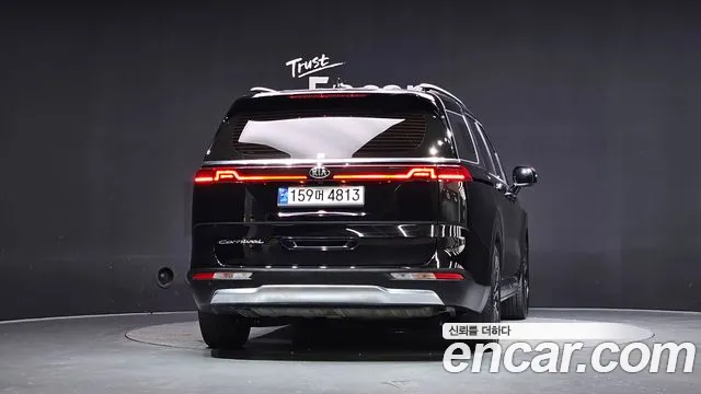 Kia Carnival 2021 thumb 4