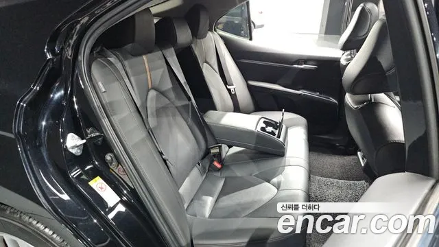 Toyota Camry 2018 thumb 10