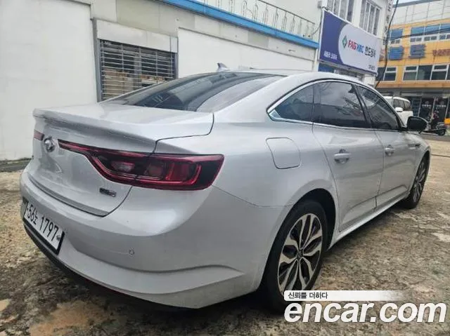 Renault Megane 2017 thumb 2