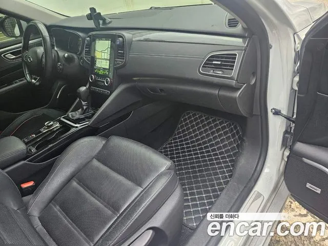 Renault Megane 2017 thumb 10