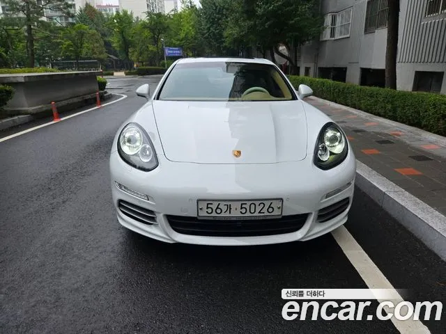 Porsche Panamera 2013 thumb 3
