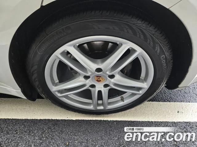 Porsche Panamera 2013 thumb 5