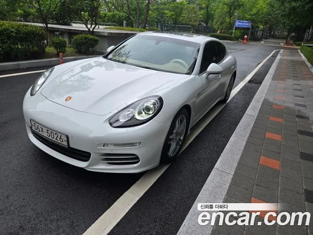 Porsche Panamera 2013 thumb 11