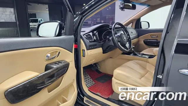 Kia Carnival 2019 thumb 10